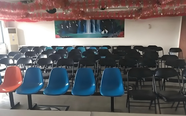 记者：阿代米赛后在更衣室和大家说了很抱歉，他很难过